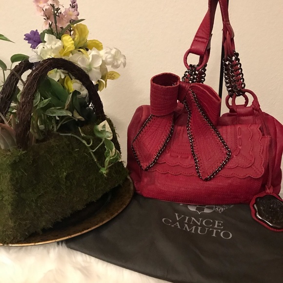 Vince Camuto Handbags - 🎉Host Pick⚜️Vince Camuto Red Chained Bow Rare Bag